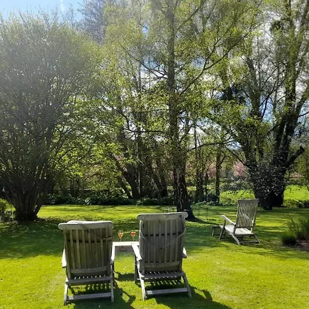 Moulin De Sevoux Bed & Breakfast *